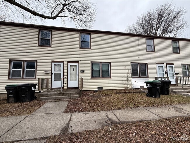 Building Photo - 76 Commodore Ave Rental