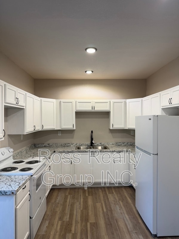 Building Photo - 1441 N Erie St Unit Bottom