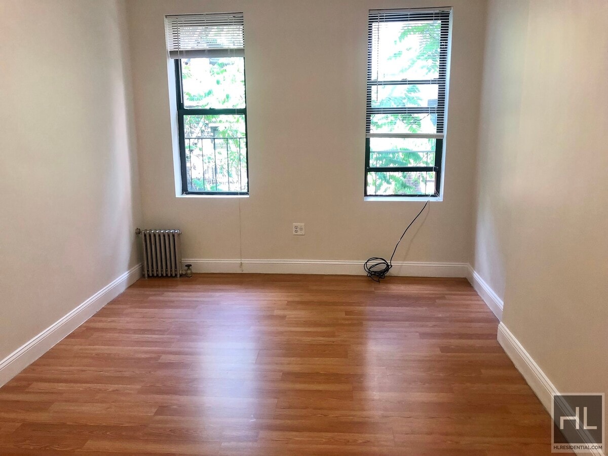 ST MARKS PLACE - ST MARKS PLACE Apartment Unit 10