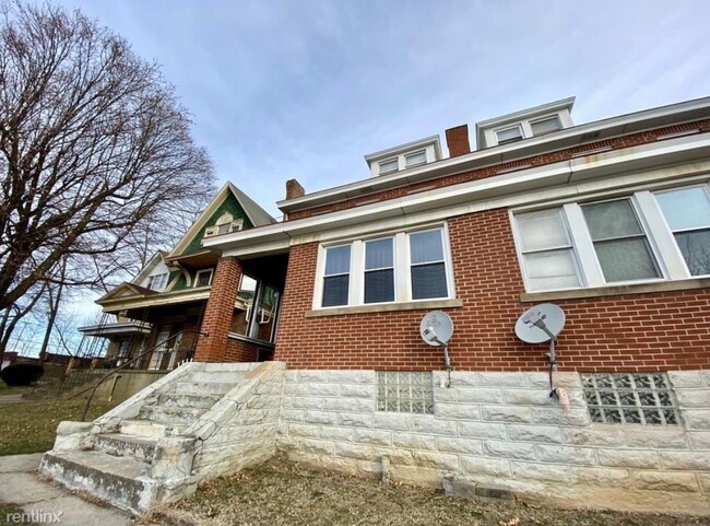 Building Photo - 1027-1029-1029 Brownsville Rd Unit 1027 Bottom