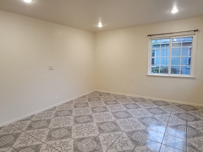 Photo - 1881 Harbor Ave