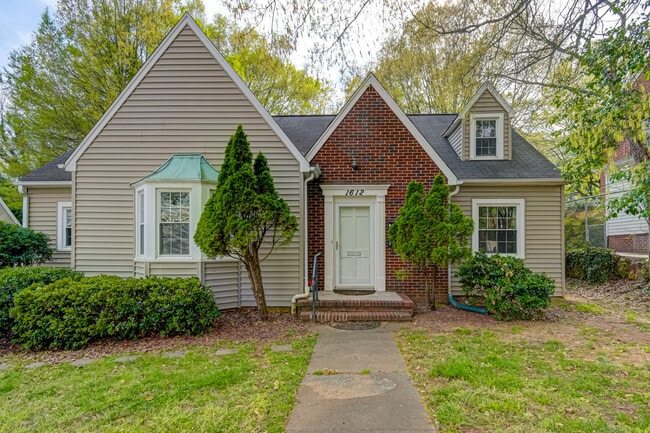 Photo - 1612 W 1st St