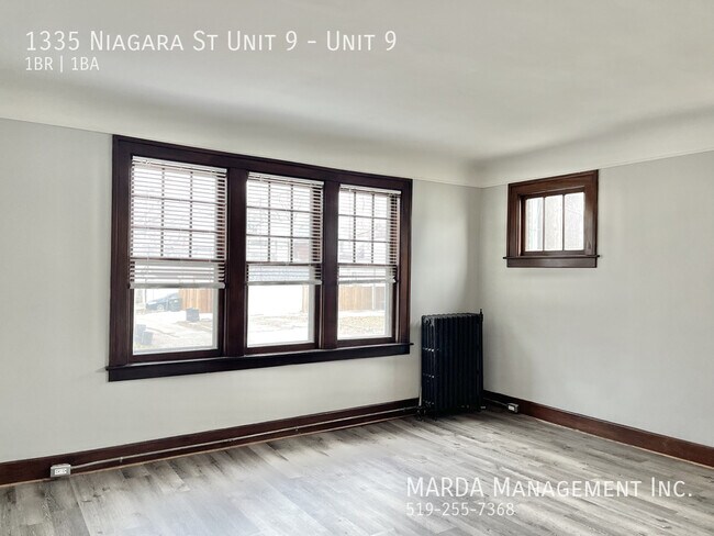 Photo - SPACIOUS AND UPDATED 1 BED 1 BATH - WALKERVILLE  PLUS HYDRO Unité 9