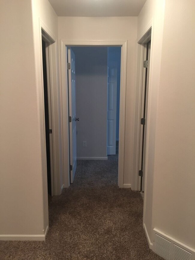 Photo - 3 Bed 2 Bath Twin home