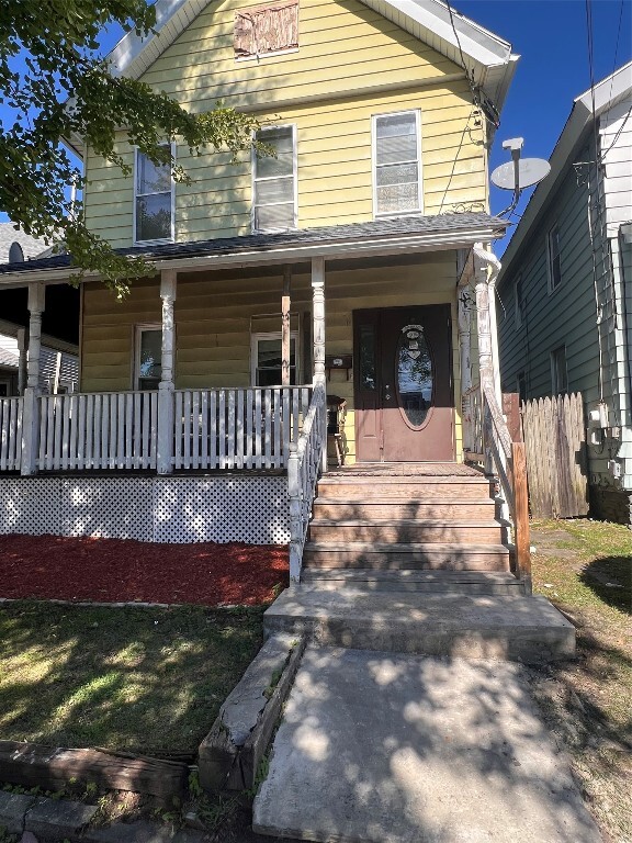 Building Photo - 85 Pine St Unit 3