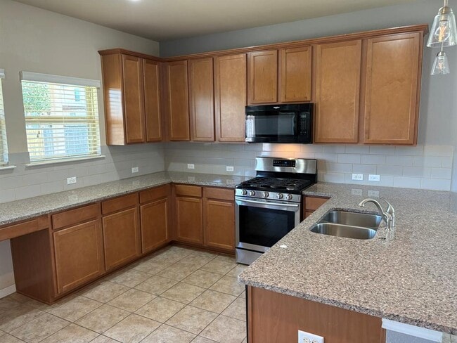 Photo - 8113 Rosano St