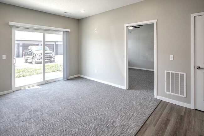 Cross Creek Apartments