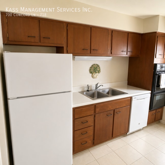 Building Photo - 700 Concord Ln Unit 718