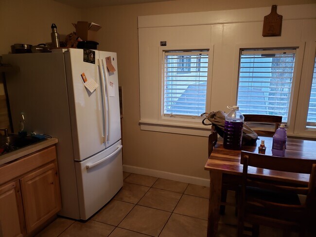 Kitchen - 1605 11th Ave