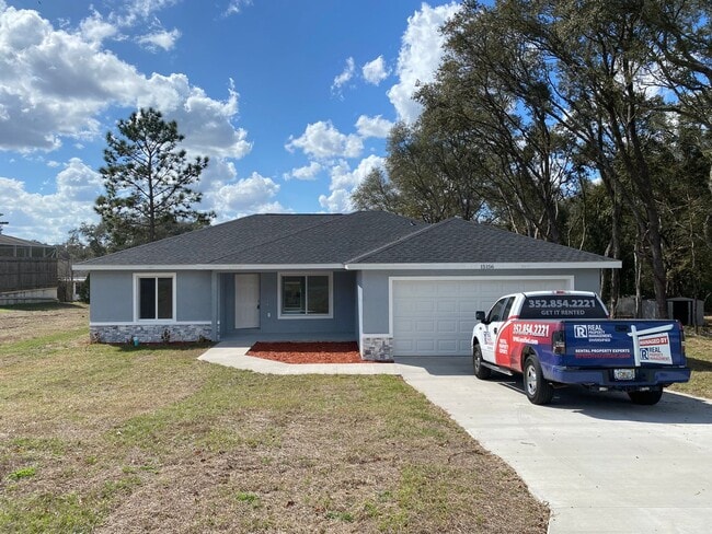 Building Photo - Desirable SW Ocala Neighborhood 3/2/2 **WON'T LAST**