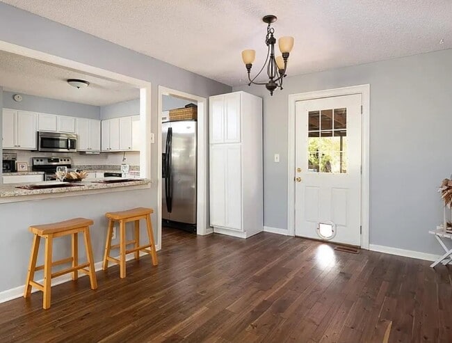 Photo - 128 Farlow Dr