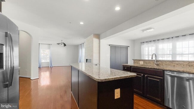 Photo - 10185 Warfield St