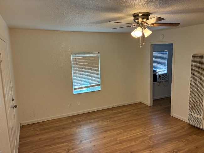 Photo - 3723 Jasmine St Unidad A