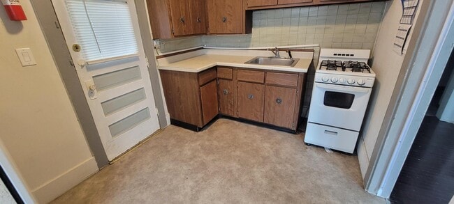 Photo - 530 Capital Ave SW Unit 4