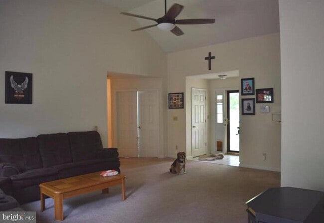 Photo - 808 Chantilly Ln