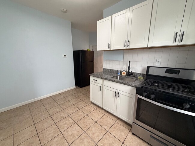 869 Brock Ave Unit 2N