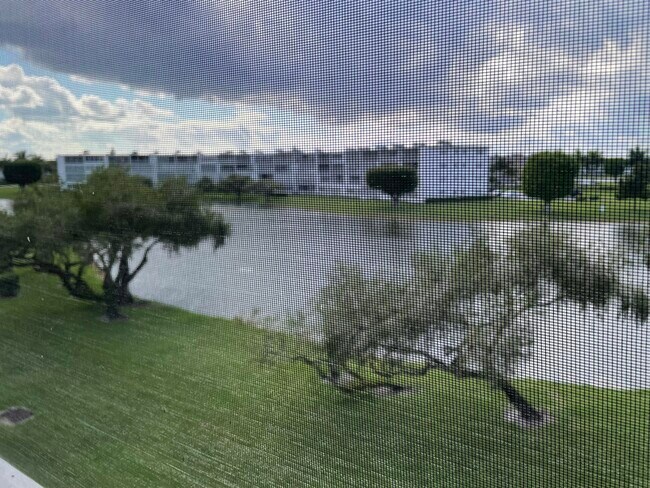 Photo - 3025 Hythe B Condo Unit 3025 B