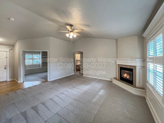 Photo - 2403 E Indian Creek Dr