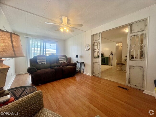 Building Photo - 817 Cape Haze Ln Rental