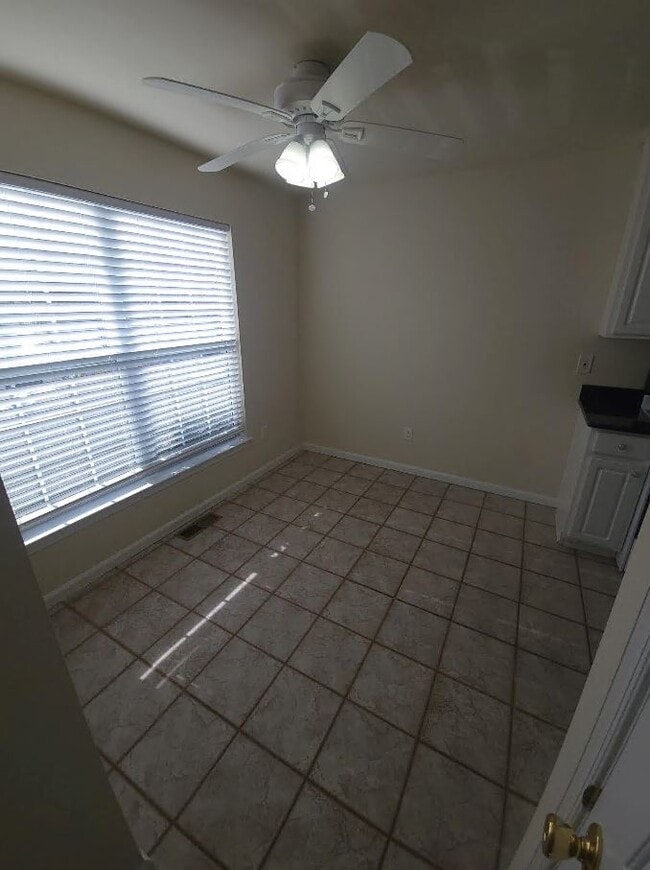 Photo - 499 Upland St