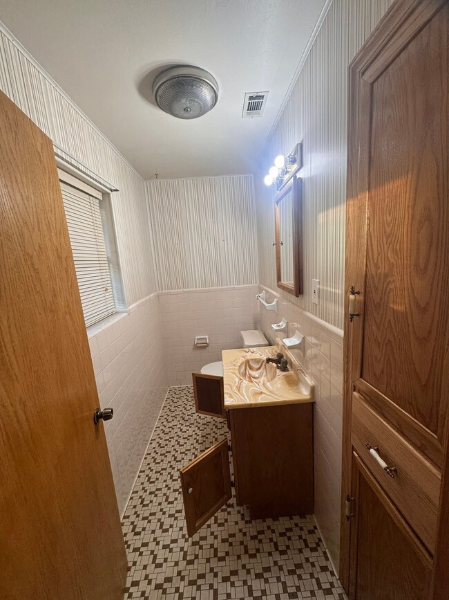 Photo - 196 Burney Dr