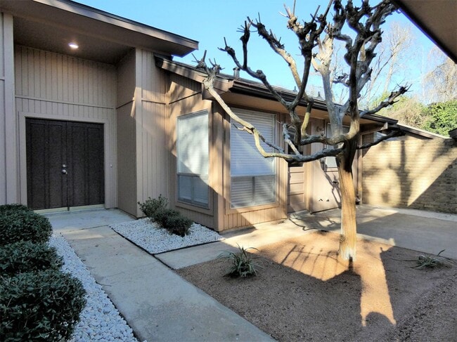 Photo - 606 Golfview Dr