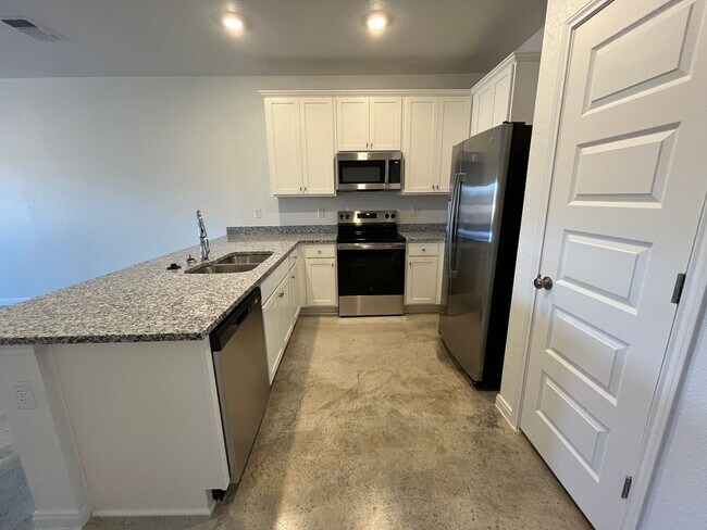 Photo - 912 Wax Myrtle Ct Unidad A-STILL OCCUPIED BY RESIDENT