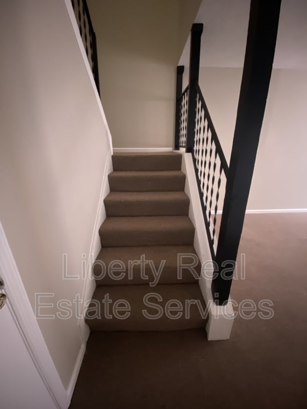 Photo - 744 Elaine St