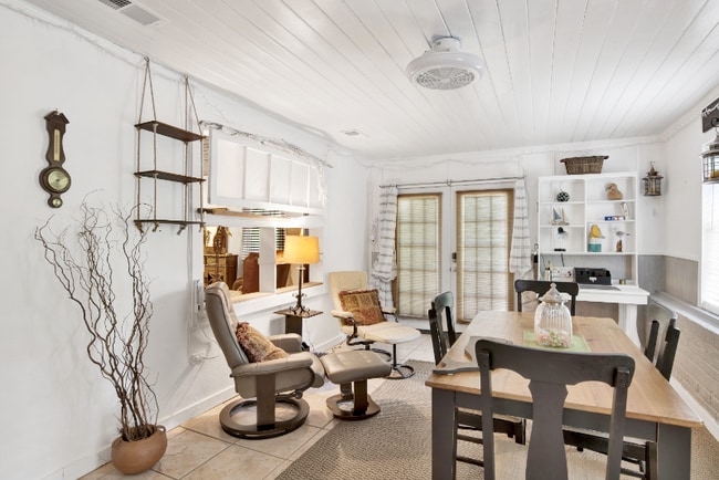 Photo - 571 Dogwood Ave