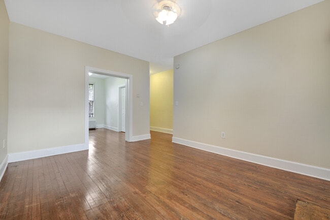 Photo - 618 Columbia Rd NW