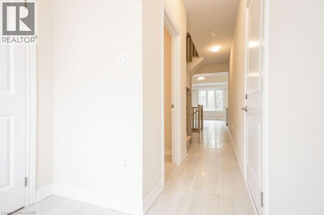 Photo - 10 Birmingham Dr