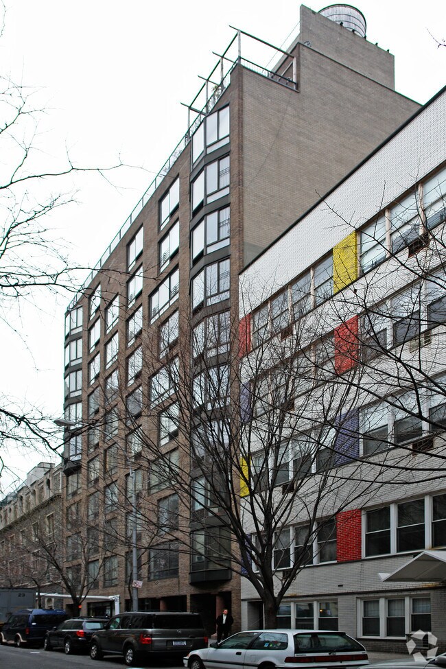 48 W 68th Street