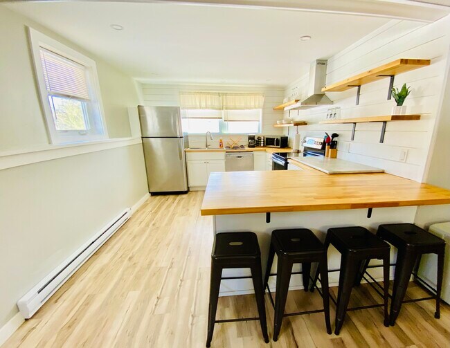 Building Photo - 74 Plane View Rd Unit Maple Place Rental