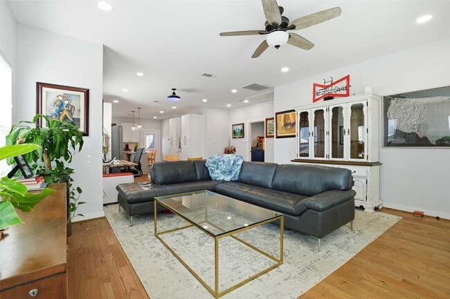 Photo - 2613 Lorraine St