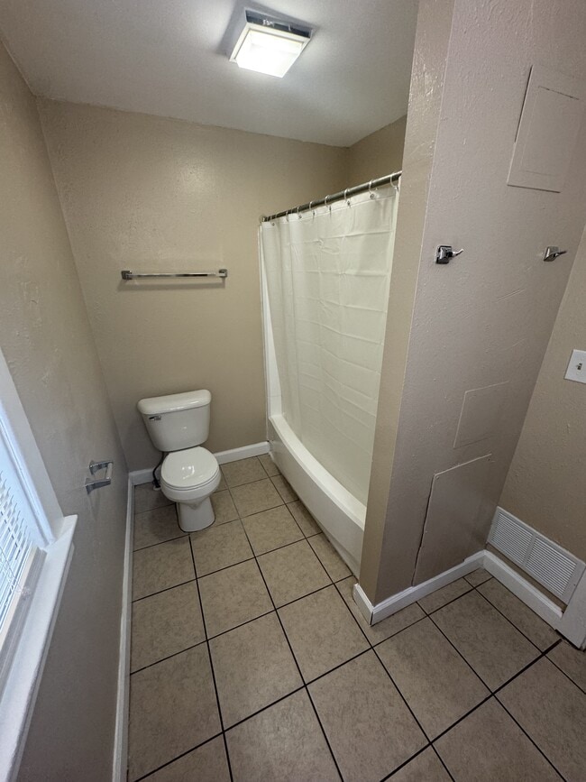 Photo - 2345 Airport Hwy