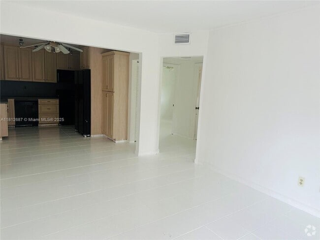 Building Photo - 5133 SW 43rd Terrace Rental