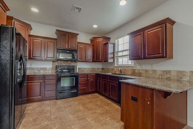 Photo - Spacious 3 Bedroom Home in West Fayetteville!