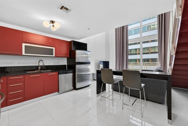 Photo - 253 NE 2nd St Unidad 424