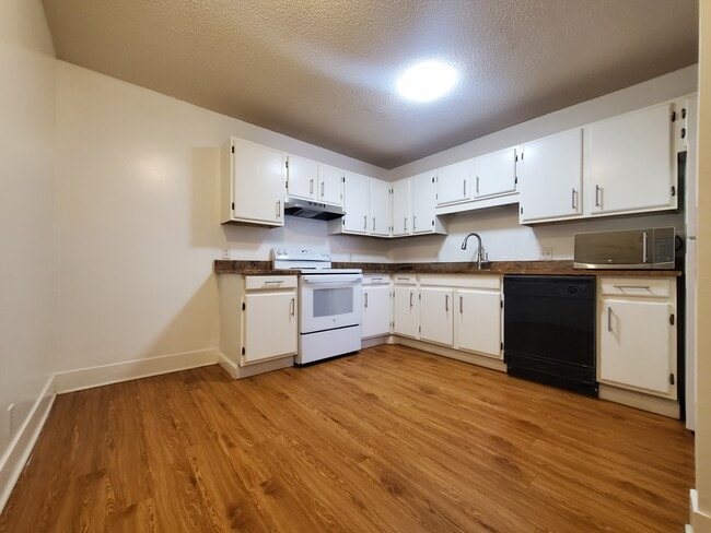 Photo - 1016 Jessamine Trail