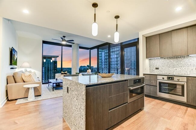 Photo - 84 East Ave Unit 3909