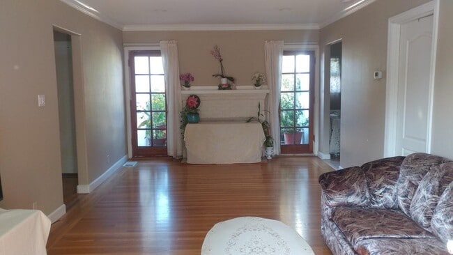 Photo - 156 Duane St