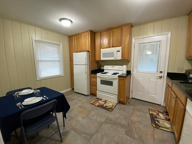 Photo - 303 Branham Ave SW