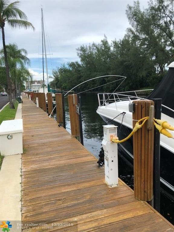 Building Photo - 6439 Bay Club Dr Unit 1