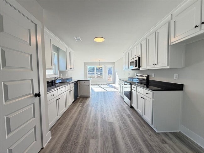 Photo - 106 Charlie Wy