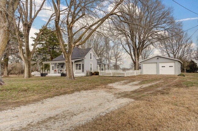Photo - Charming Country Home — 4 Bed | 1 Bath | 1,500 Sq Ft