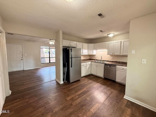 Photo - 4822 Hollenden Dr