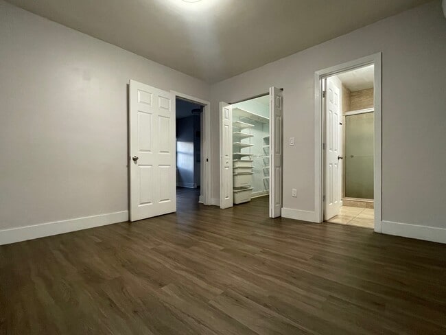 Photo - 3098 SW 6th St