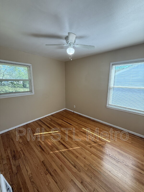 Photo - 329 Caithness Rd