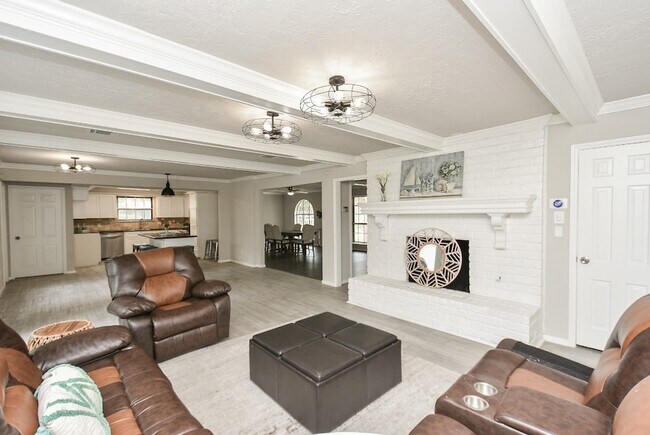 Photo - 1723 Big Horn Dr