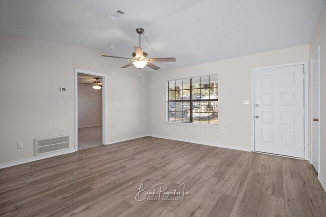 Photo - 10677 Silver Creek Dr